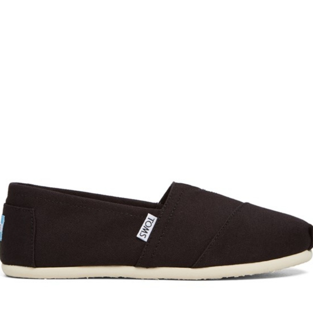 Toms Black Canvas Classic Flats in Size 6